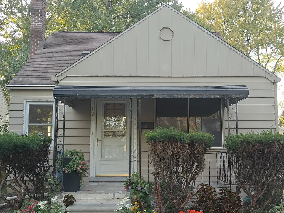 127 N Vermont Ave
