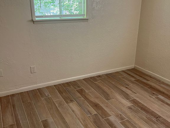 5th image of 908 S 13th St