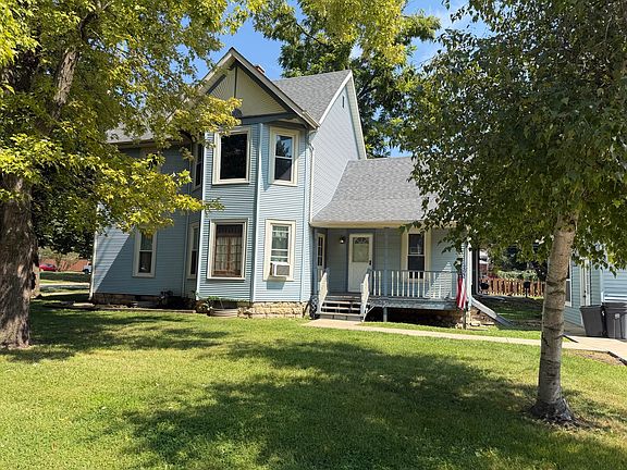4th image of 910 Oneida St