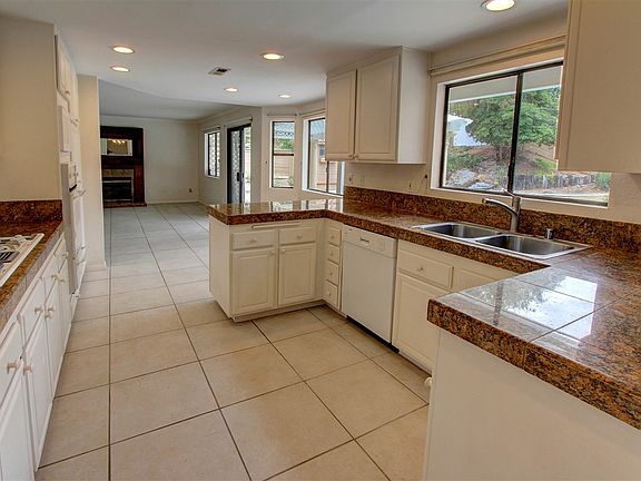 5th image of 463 Nila Ln