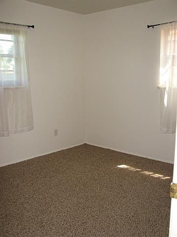 1st image of 904 Sandia Dr