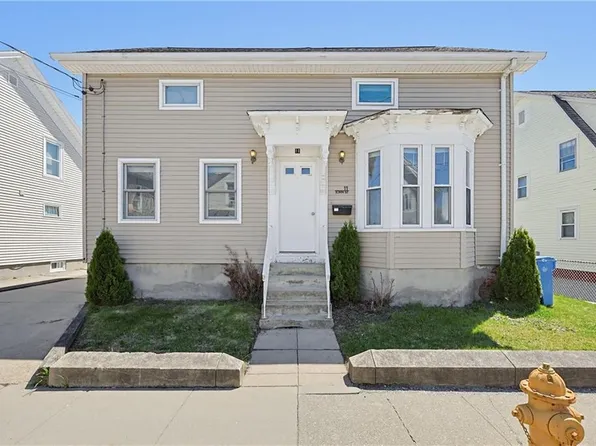 11 John St, Cumberland, RI 02864