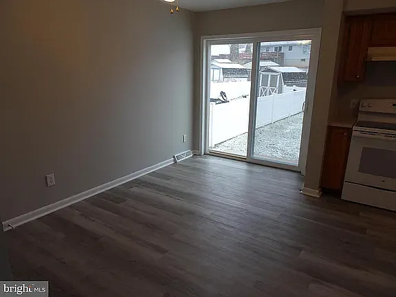 8795 Kings Rd — Photo 5