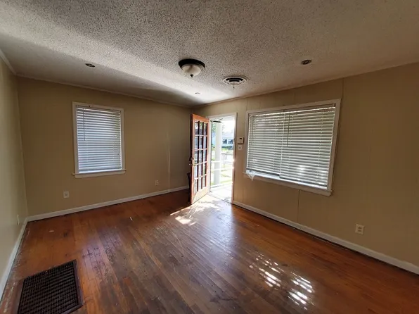 300 Eastview St, Memphis, TN 38112