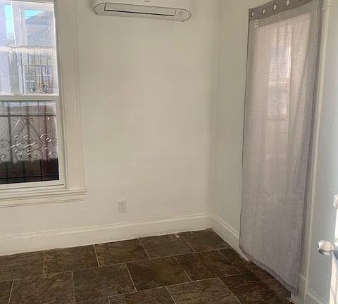 3rd image of 845 E Lindsay St #2