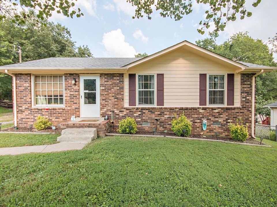 1st image of 104 Oakwood Dr