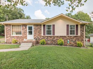 104 Oakwood Dr, Hendersonville, TN 37075