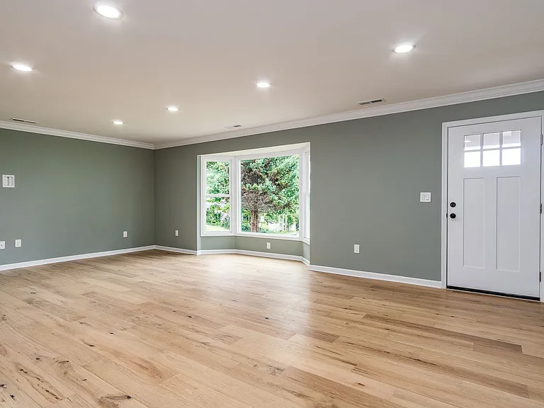 101 McCormick Cir — Photo 7