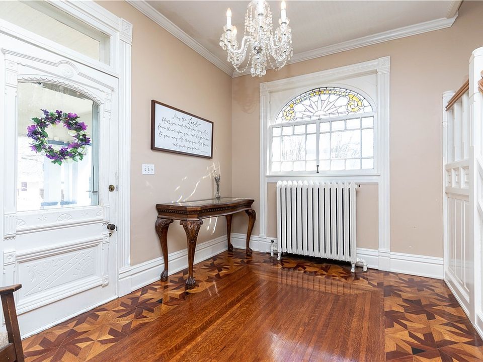 802 E Montgomery St, Knoxville, IA 50138 Zillow