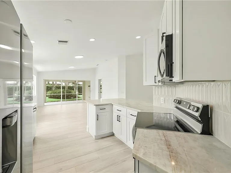 28050 Boccaccio Way — Photo 5