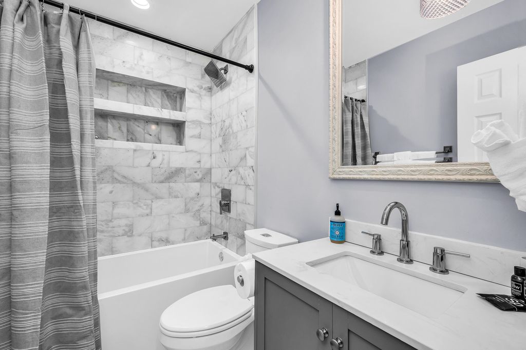 249 SE 3rd Ave, photo 5