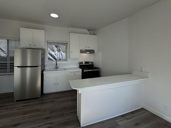 4th image of 39 Sunset Ave #401