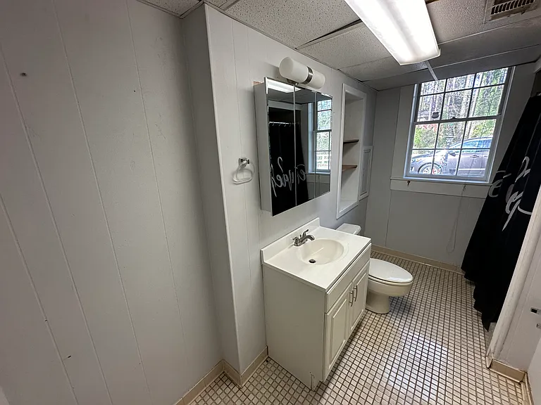 2071 E Roxboro Rd NE #B — Photo 9