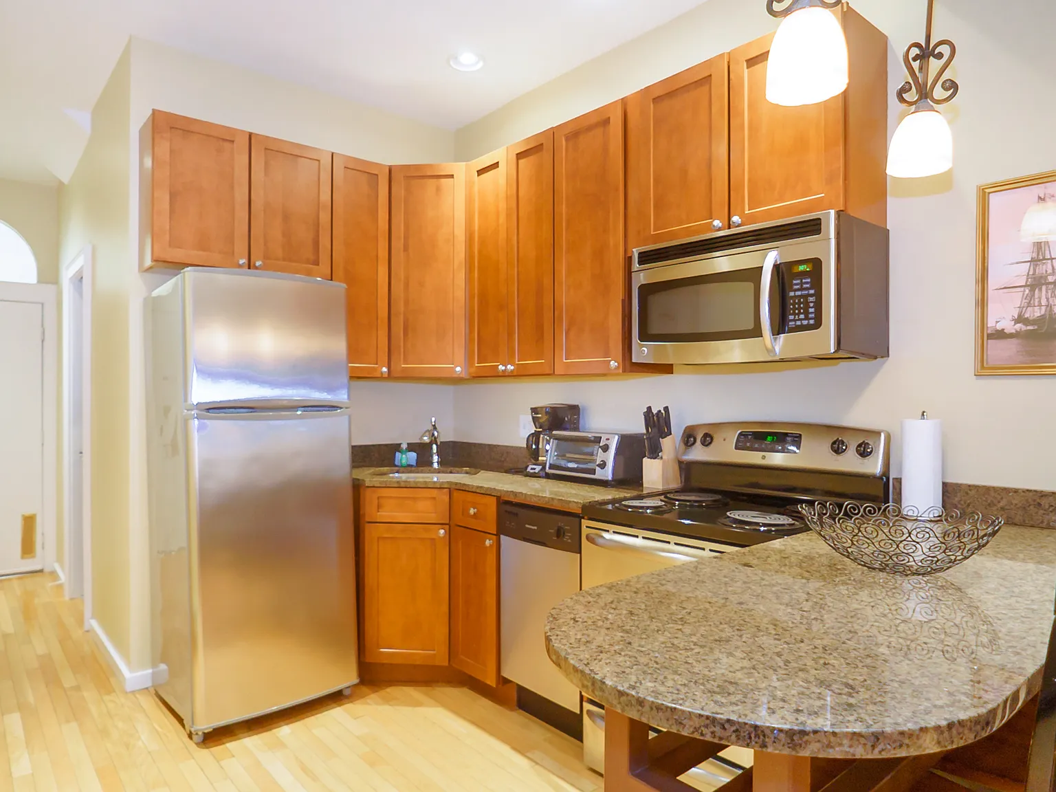 2 bed, 700 sqft, $3,800 — Photo 2