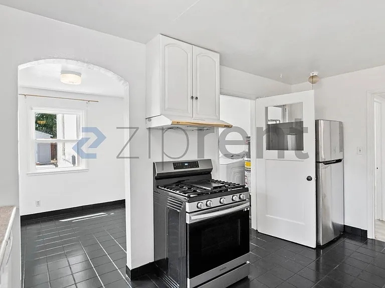 14331 Capri Dr — Photo 15
