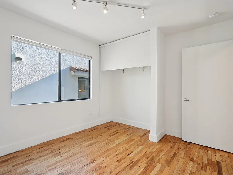 251 Rosemont Ave #1/2 — Photo 17