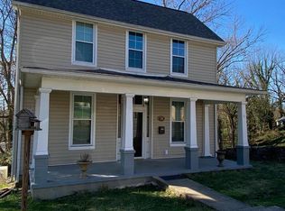 521 W Washington St, Charles Town, WV 25414