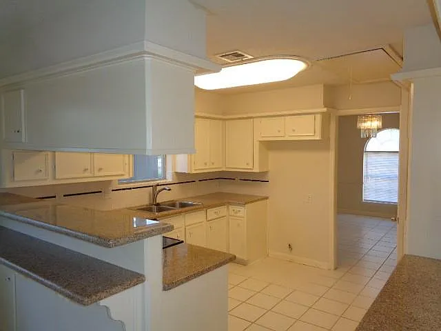 11815 Gardenglen Dr — Photo 6
