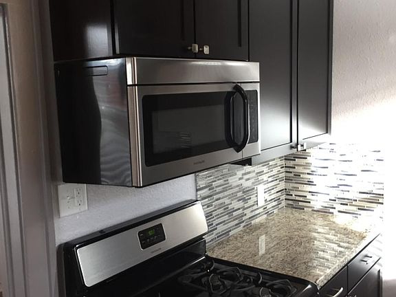 4th image of 868 S Pearl St APT 3