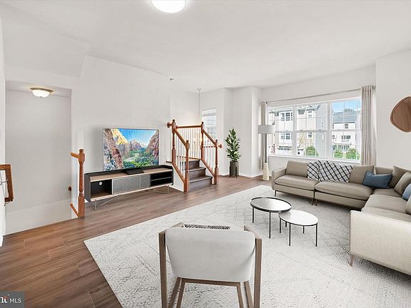3rd image of 609 Jacobsen Cir #148