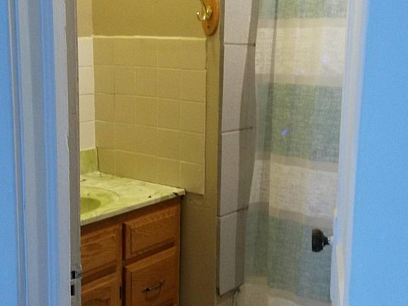5th image of 417 3rd St SW #2