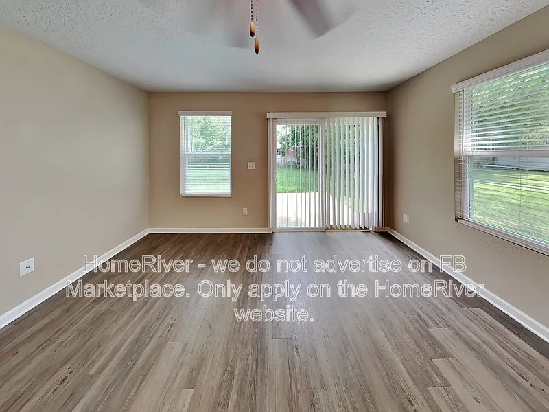 3 bed, 2.0 bath, 1365 sqft, $1,725 — Photo 4