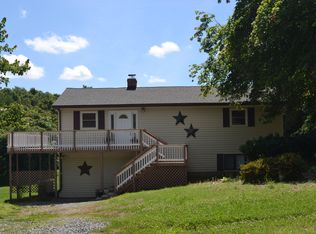 37 Lake Anna Dr, Bumpass, VA 23024