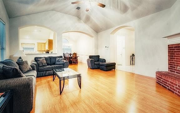 3rd image of 2320 Cantura Dr