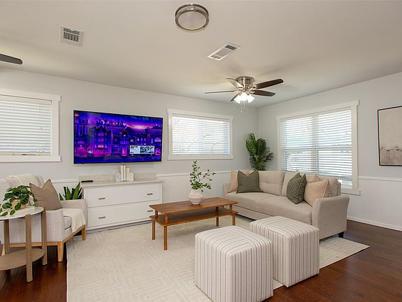 3rd image of 117 Joy Ln