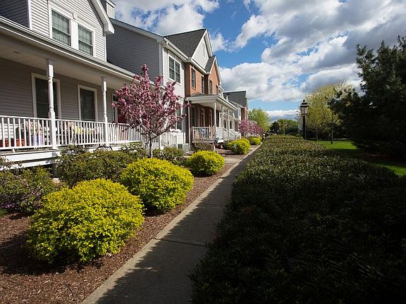 5th image of 155 Windermere Ave #1004