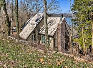 686 Blackberry Hill Rd, Silver Point, TN 38582