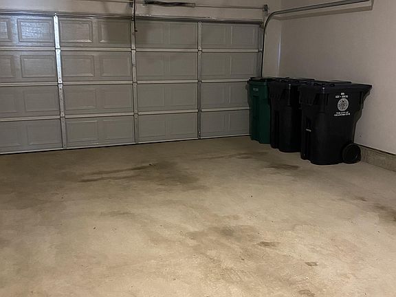 2nd image of 425 Kearny Ln
