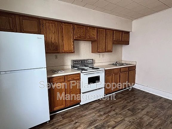2nd image of 428 E Main St #1/2