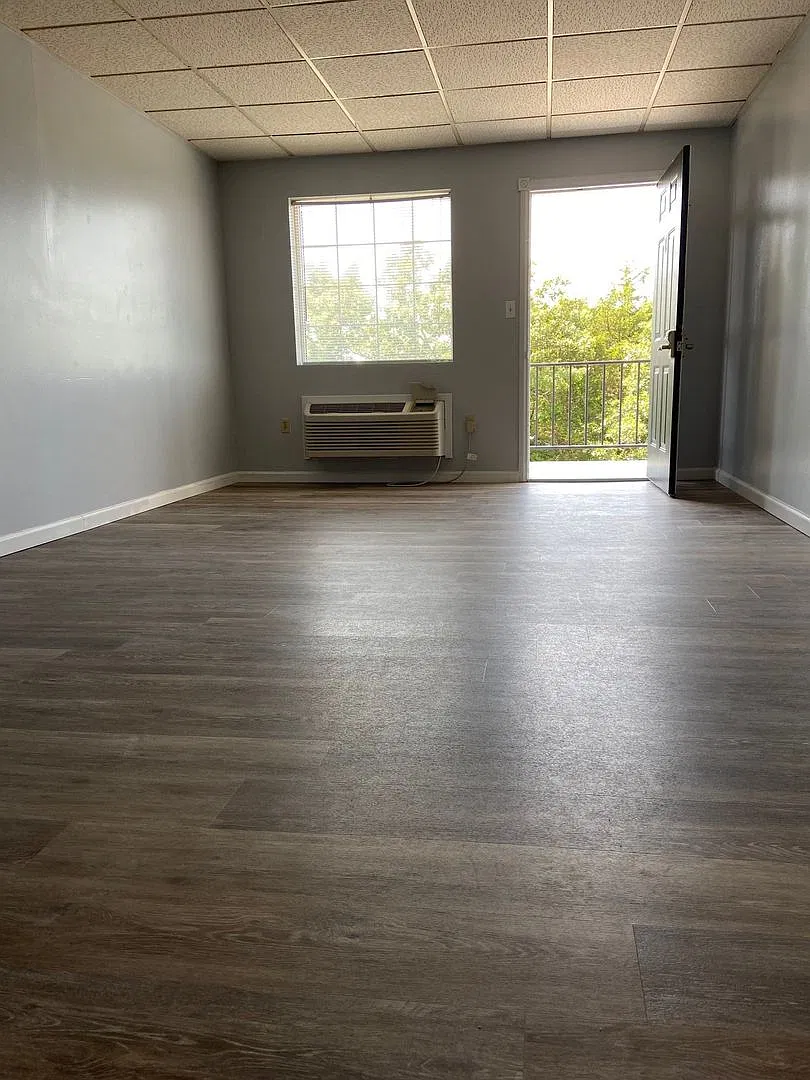 Studio Apartment in Hollister — Photo 1