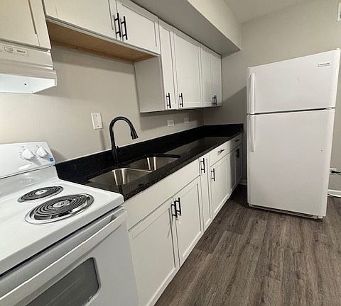 2nd image of 1101 Evans Ave #3C