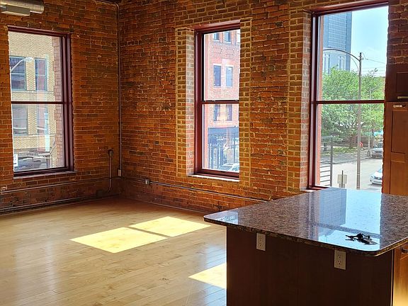 4th image of 150 E Main St APT 204