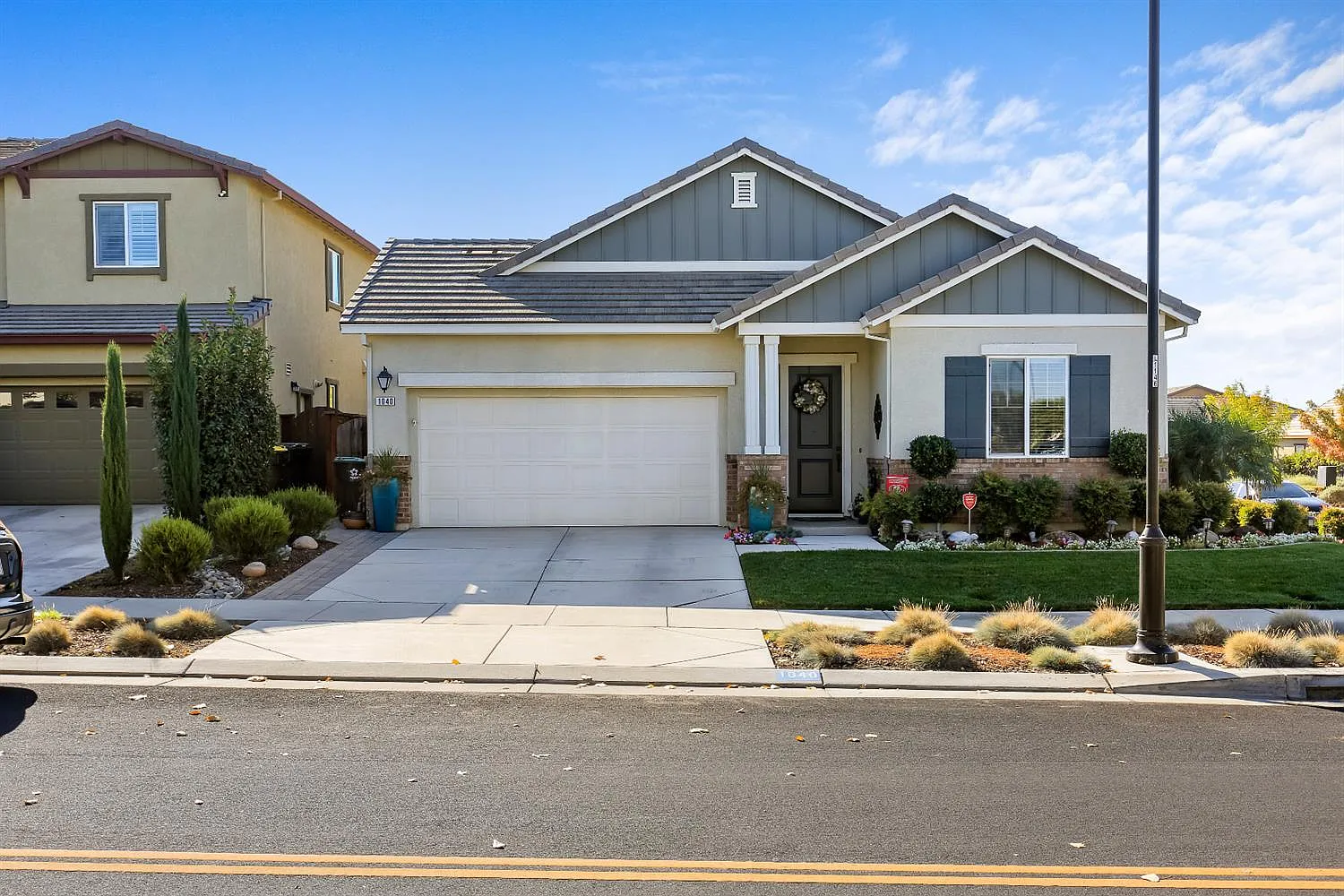 1040 Evergreen Ave photo 1