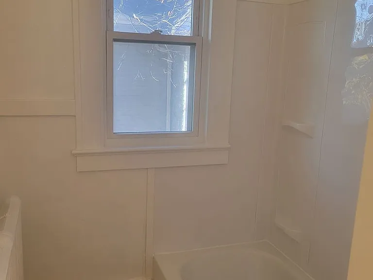 450 Meigs St — Photo 4