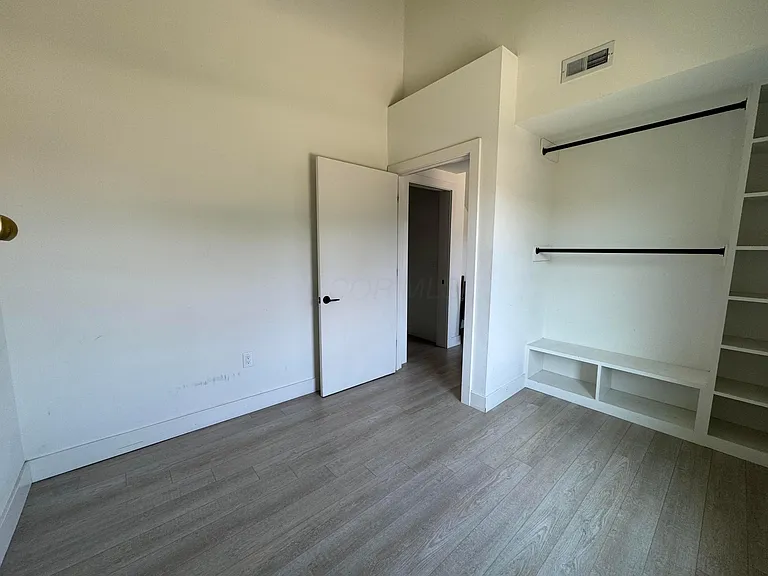 973 E Broad St #4 — Photo 10
