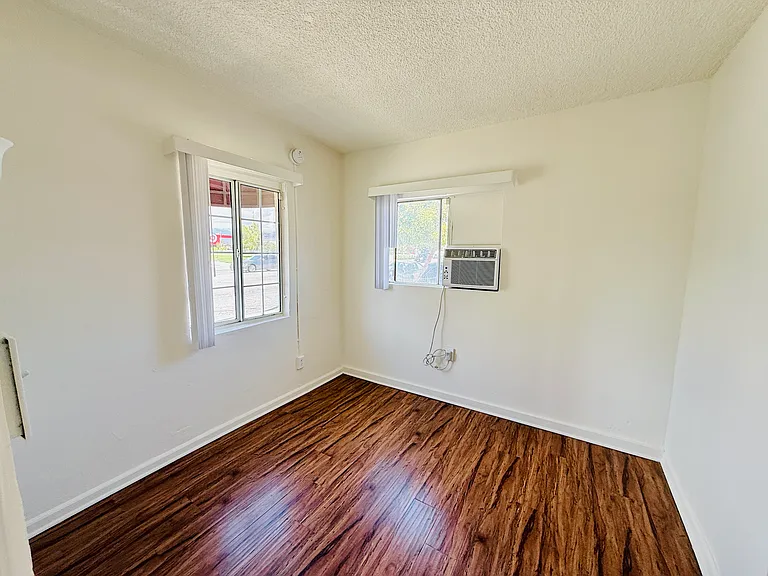 11118 Victory Blvd #1 — Photo 21