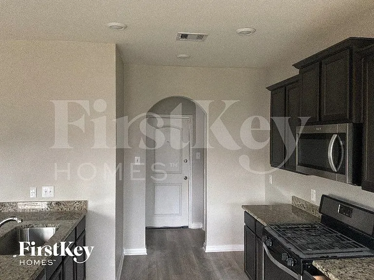 26716 Frost Dr — Photo 5