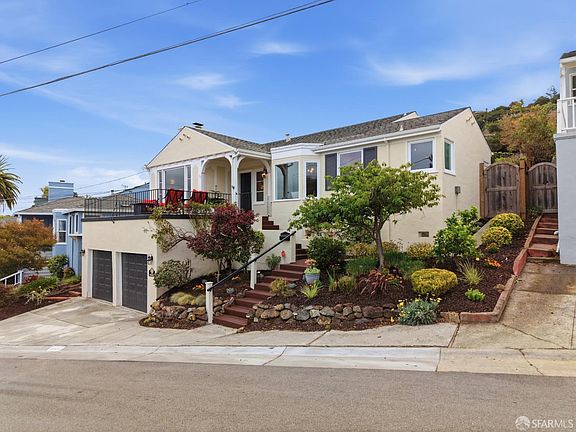 4th image of 4024 Bayview Ave