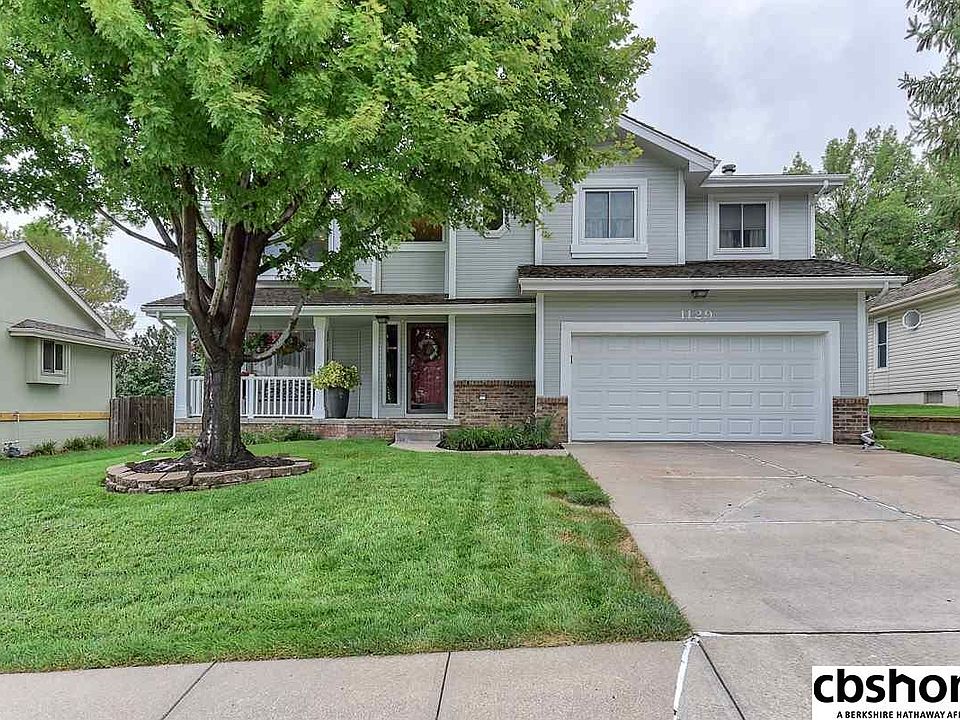 1st image of 1129 N 156th Ave