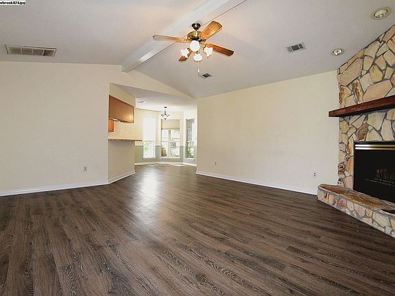 5th image of 155 Meadowbrook Ct