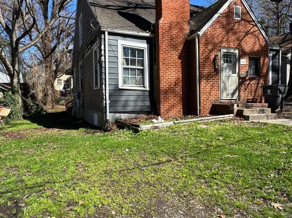 210 Zollicoffer Ave, Henderson, NC 27536