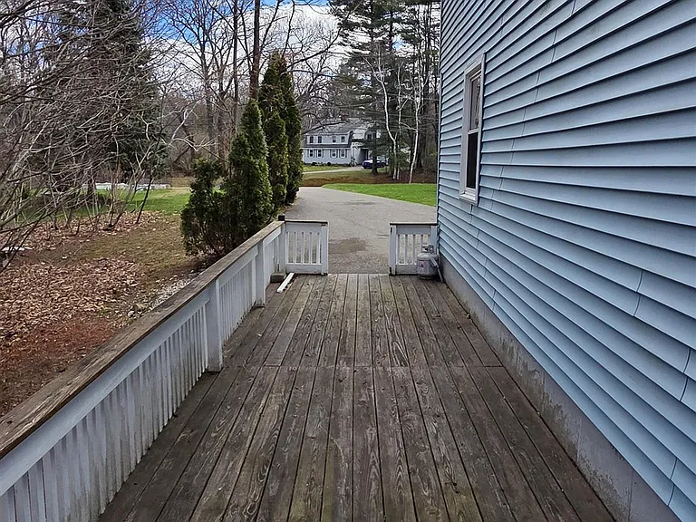 15 Bonnie Ln #R — Photo 31
