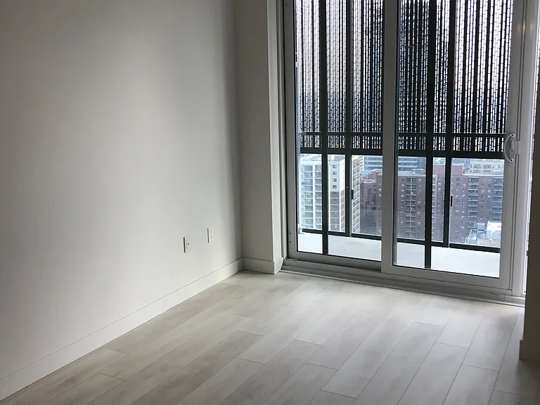 8 Eglinton Ave E #3509 — Photo 5