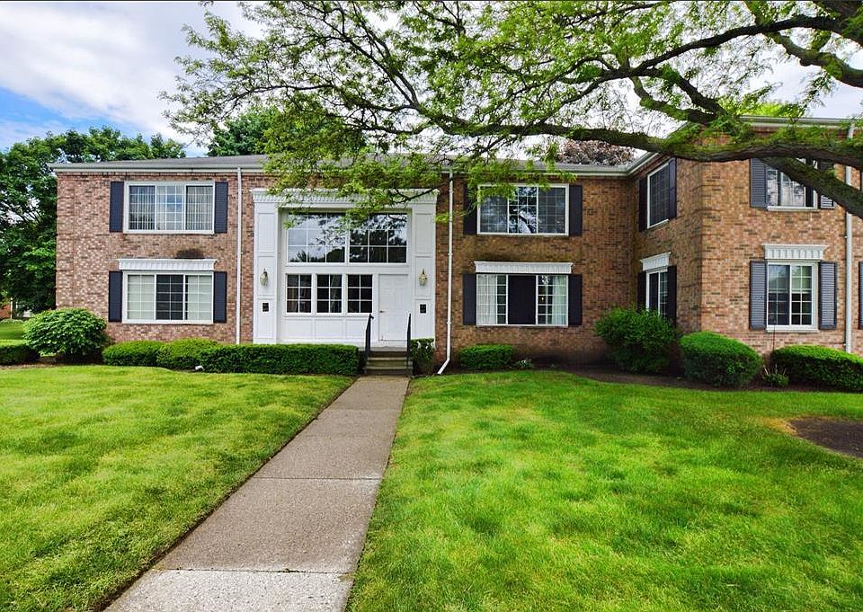 1st image of 687 E Fox Hills Dr #1