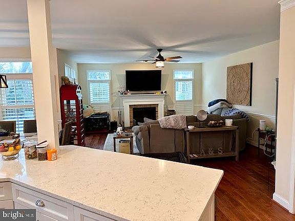 5th image of 9417 Braymore Cir