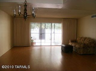 3rd image of 1421 N Alamo Pl